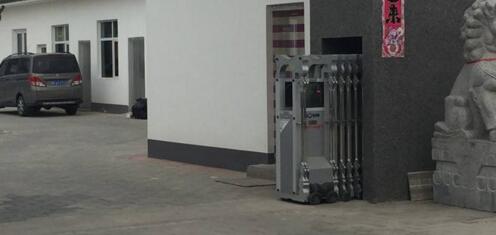 秦皇山水天城选择秦皇岛出安智能电动伸缩门正式投入使用