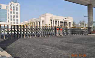 上海中国武警部队伸缩门工程案例
