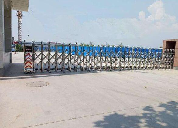 衢州出安智能为华都天元府大门口增添电动伸缩门