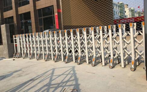 广和世贸城选择衢州出安智能为电动伸缩门供货商