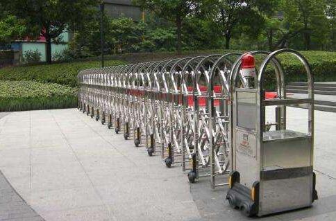 衢州柯城区航埠镇中心小学应用衢州出安智能伸缩门显得更有个性