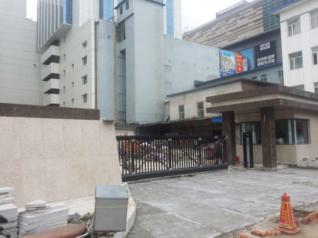 延安出安智能悬浮平移门进驻延安百货大楼