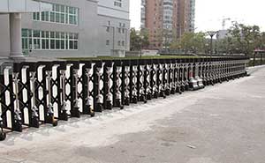 苏州市第二炮兵学院伸缩门案例 - 中出网-智能出入口与停车充电门户