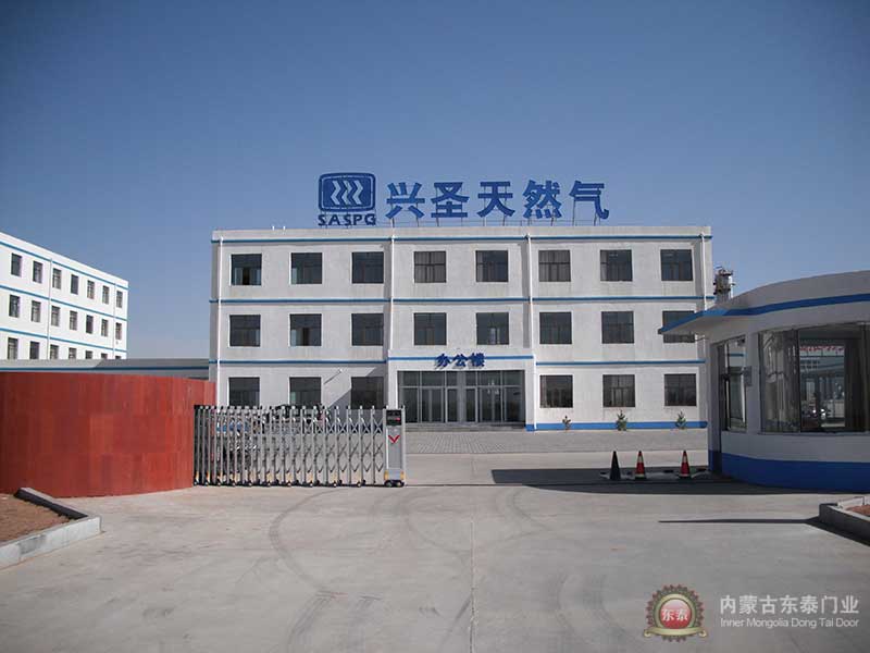 庆贺巴中出安智能伸缩门进驻巴中兴圣天燃气施工