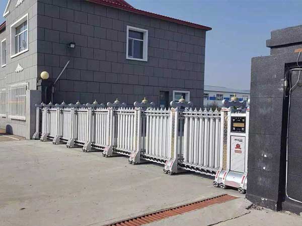 庆贺双鸭山出安智能伸缩门进驻黑龙江宝清县桦宝农副产品责任有限公司