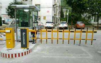 感谢西藏阜康医院为拉萨出安智能道闸点赞  