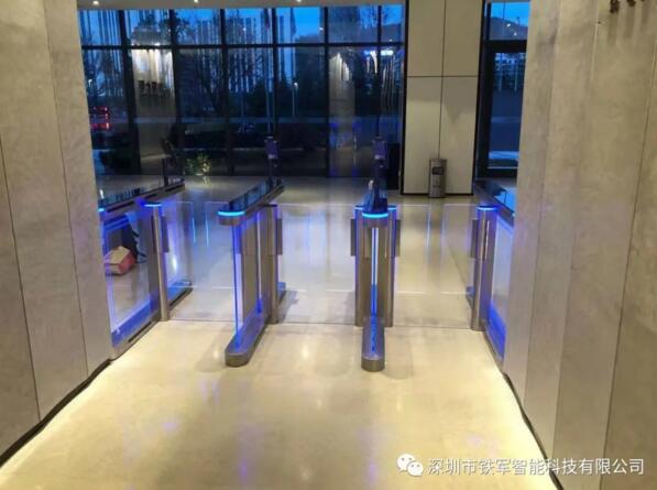 东煜大厦选用深圳市铁军智能科技有限公司的速通门