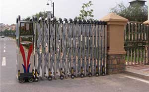 明朗花溪伸缩门案例 - 中出网-智能出入口与停车充电门户