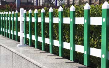 PVC护栏 - PVC草坪护栏