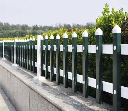 PVC草坪护栏
