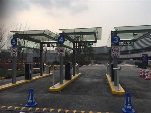 上海虹桥机场新T1停车场系统案例 - 中出网-智能出入口门户