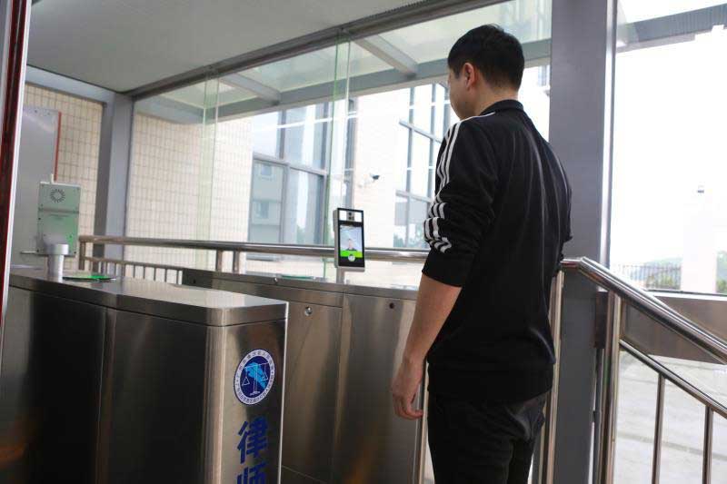 广州南沙法院出入口开启“刷脸时代”