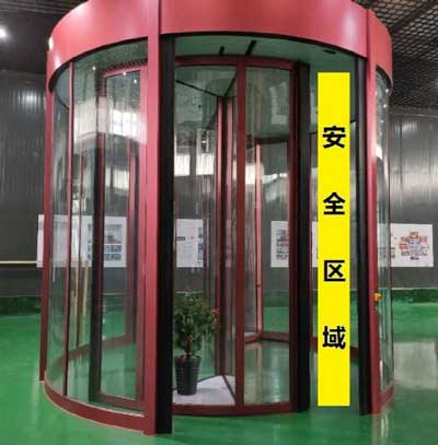 图3 危险区夹人后展箱回缩状态