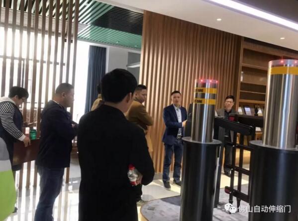 百思德智能设备公司汪志平执行会长组织会员单位参观了展厅
