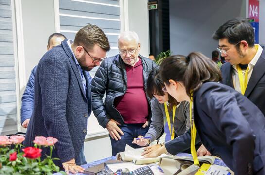 亚洲门窗遮阳展