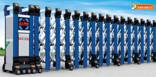 英龙240米大中华伸缩门驻守中航飞机