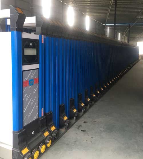 英龙240米大中华伸缩门驻守中航飞机