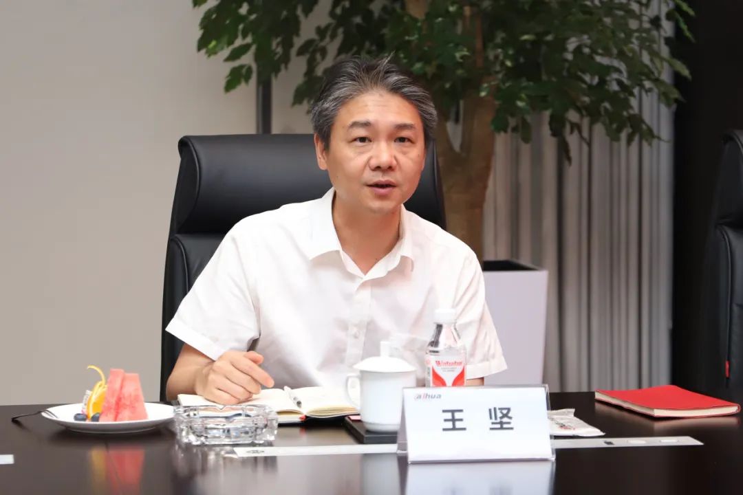 王坚