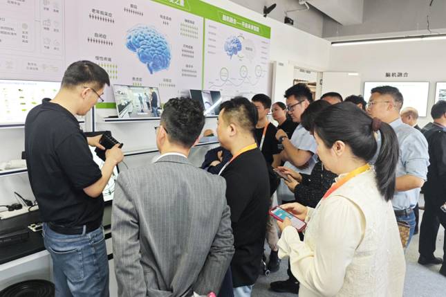 携手全球伙伴加速技术落地