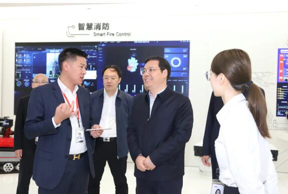 驻马店市委副书记、市长李跃勇一行莅临大华股份参观考察
