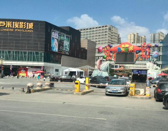 南京弘阳广场道闸案例 - 中出网-智能出入口与停车充电门户