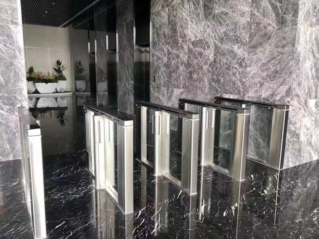 东莞保时捷大厦速通门案例 - 中出网-智能出入口与停车充电门户