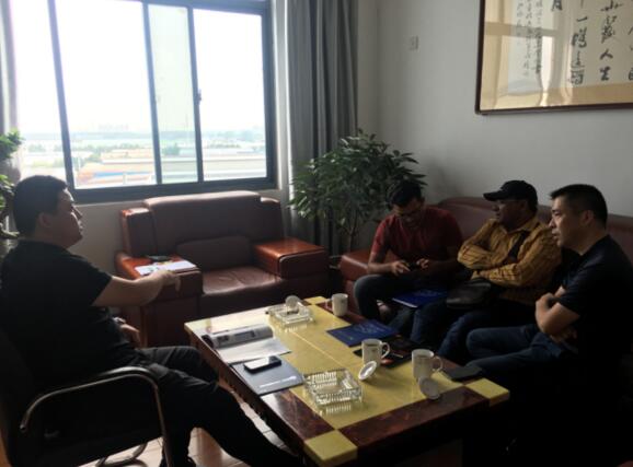 印度孟买客户来巍华造洽谈车库战略合作项目