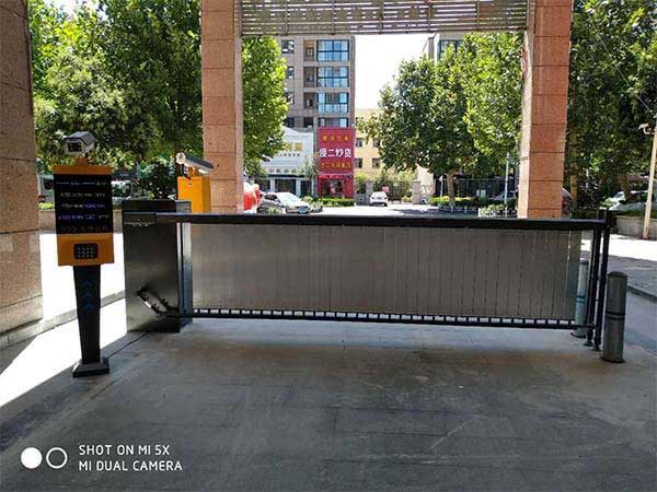 停车场广告道闸