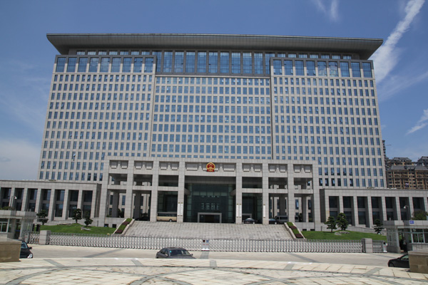 龙湾区人民政府办公大楼伸缩门案例 - 中出网-智能出入口门户