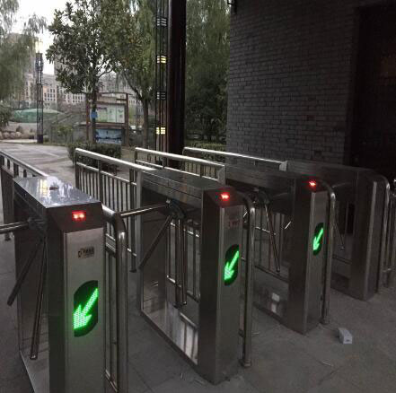 宁波第一学堂三辊闸检票系统案例 - 中出网-智能出入口与停车充电门户