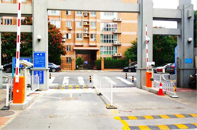 北京首华物业都市馨园智能车牌识别系统案例 - 中出网-智能出入口门户