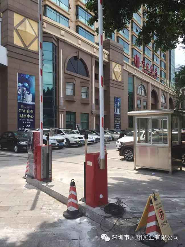 广东惠州市行政服务中心车牌识别系统 - 中出网-智能出入口门户