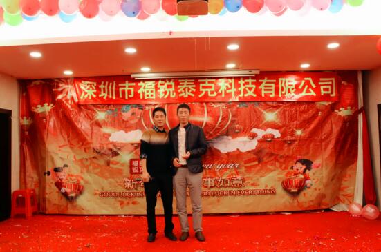 刘总与供应商合影