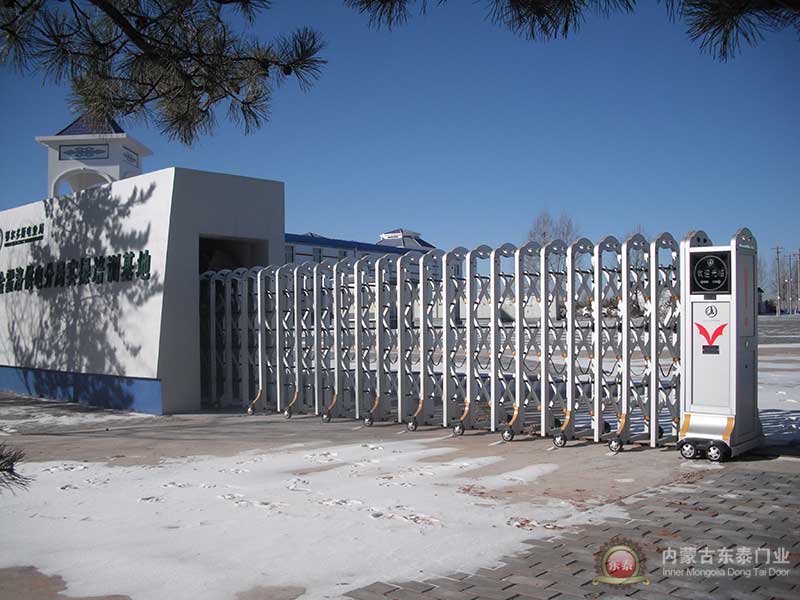 伊金霍洛旗供电分局实验培训基地伸缩门案例 - 中出网-智能出入口与停车充电门户