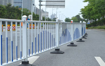 道路护栏 - 公路隔离护栏