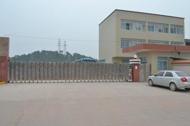 钦州市车管所伸缩门案例 - 中出网-智能出入口与停车充电门户