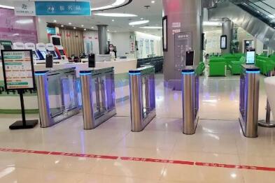 百胜智慧人行通道解决方案，为中科体检中心打造安全高效人行体验！