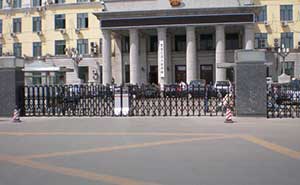 黑龙江省政府-伸缩门案例