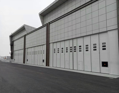 折叠式机库大门