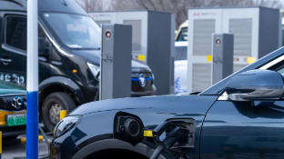 充电量破1.23亿千瓦时，国庆中秋假期全国高速新能源汽车充电数据出炉，星星充电全力保供