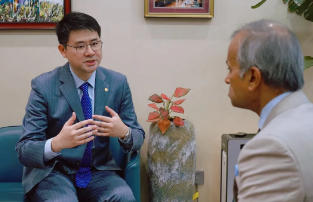 星星充电代表拜访联合国驻华协调员常启德（Siddharth Chatterjee）先生