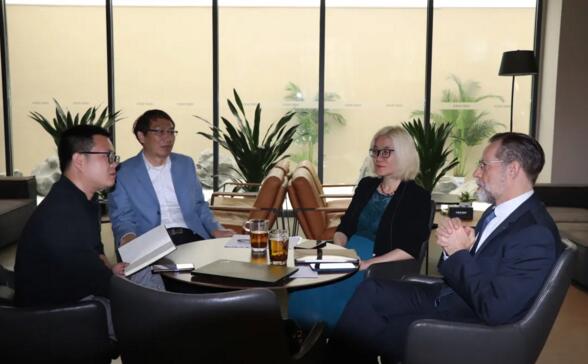 上图右一为德国霍曼亚太区总裁倪谱博士