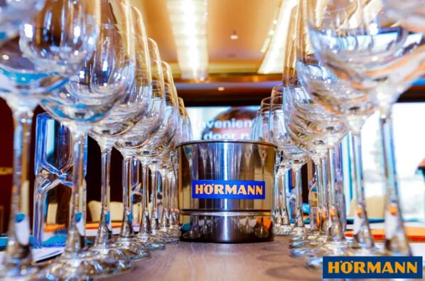 “豫”见霍曼，慕门而来 ——霍曼门业房地产行业品酒会在豫顺利举行
