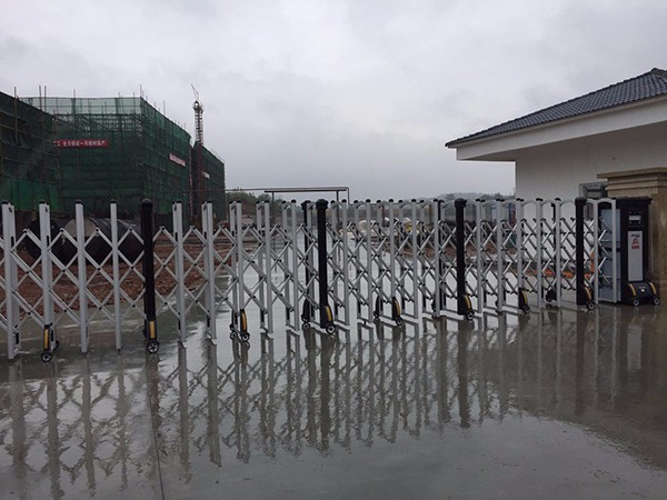 湖北荆门金贤达生物科技有限公司伸缩门工程案例 - 中出网-智能出入口与停车充电门户