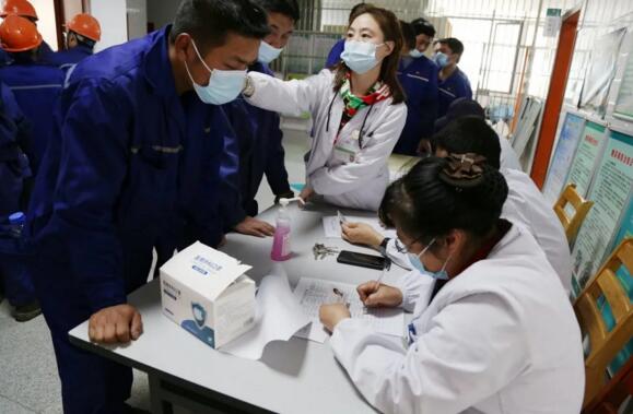 江苏国强组织首批员工接种新冠疫苗