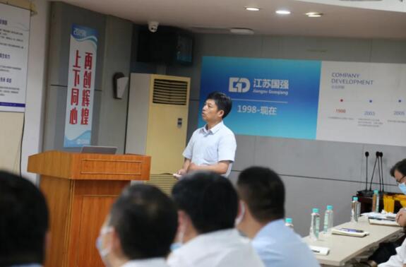 精益管理项目专项小组代表汇报了各自小组阶段性成果