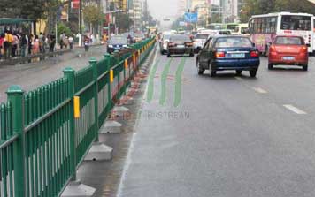 热镀锌静电喷涂防跨护栏