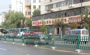 哈尔滨绿色防跨型道路护栏工程 - 中出网-智能出入口门户