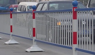 交通护栏