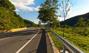 山东省潍坊206国道镀锌钢护栏案例